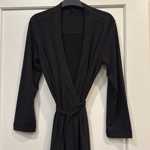 T Tahari Stretch Wrap Dress Small - Picture 3 of 6